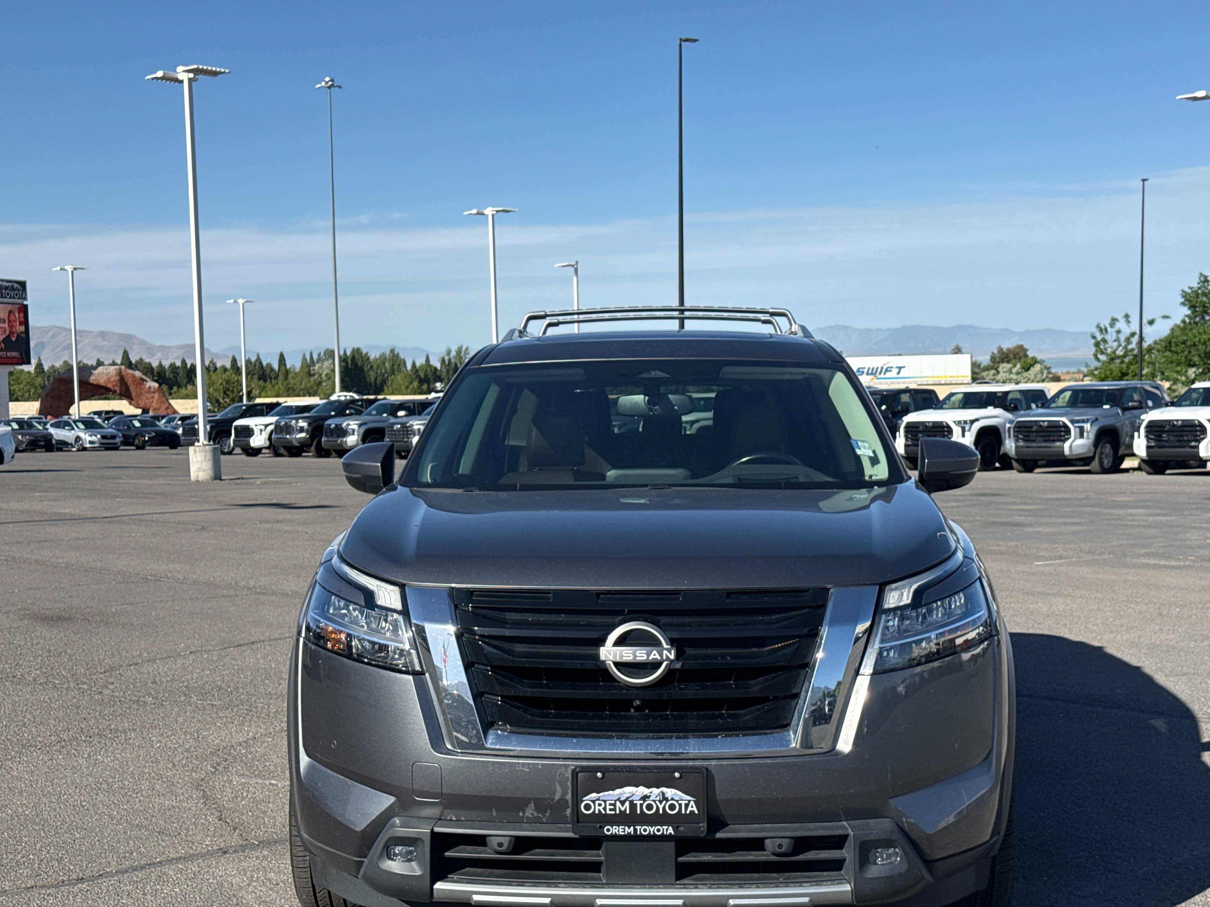 Used 2022 Nissan Pathfinder Platinum w/ Cargo Package AWD/4WD video 2