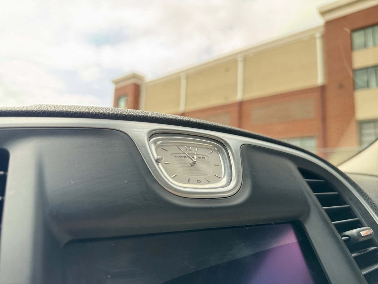 Used 2018 Chrysler 300 Limited w/ Harman/Kardon Audio Group image 31