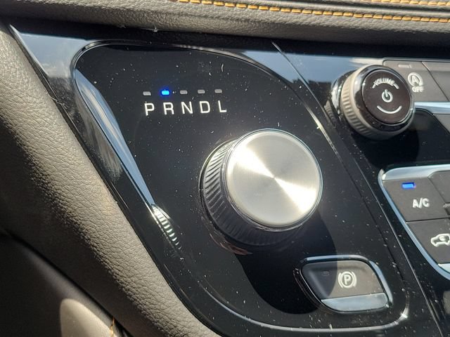 New 2027 Chrysler Pacifica Pinnacle w/ Theater Group FWD image 27