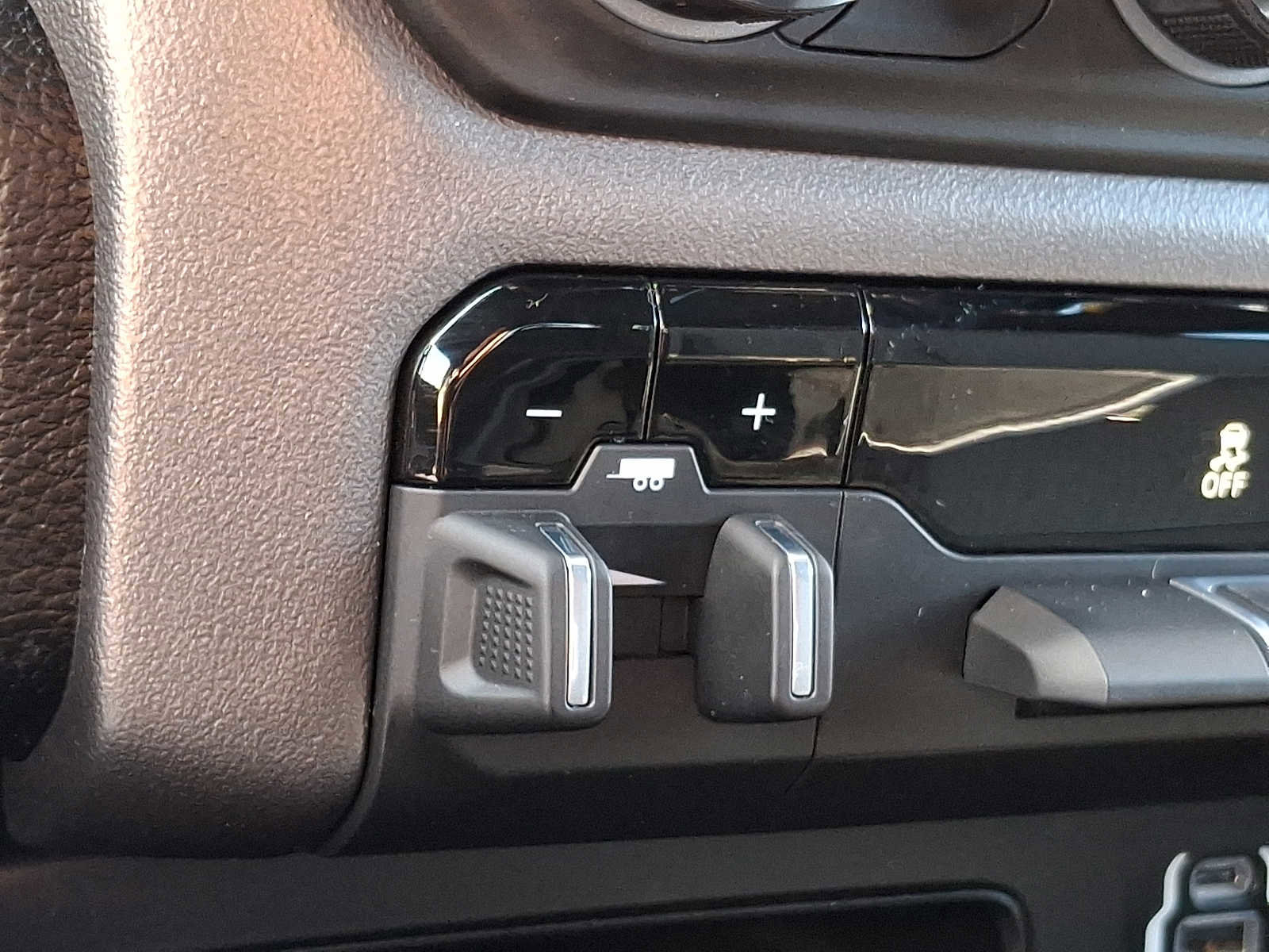 Used 2021 RAM 1500 Big Horn image 22