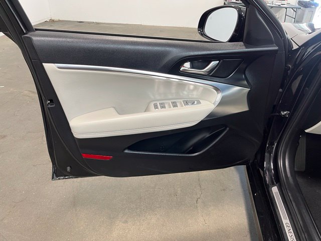 Used 2025 Genesis G70 2.5T RWD image 25