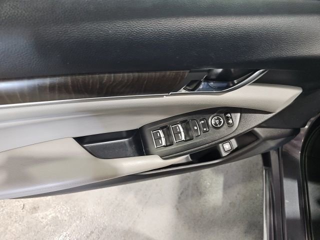 Used 2018 Honda Accord EX image 11