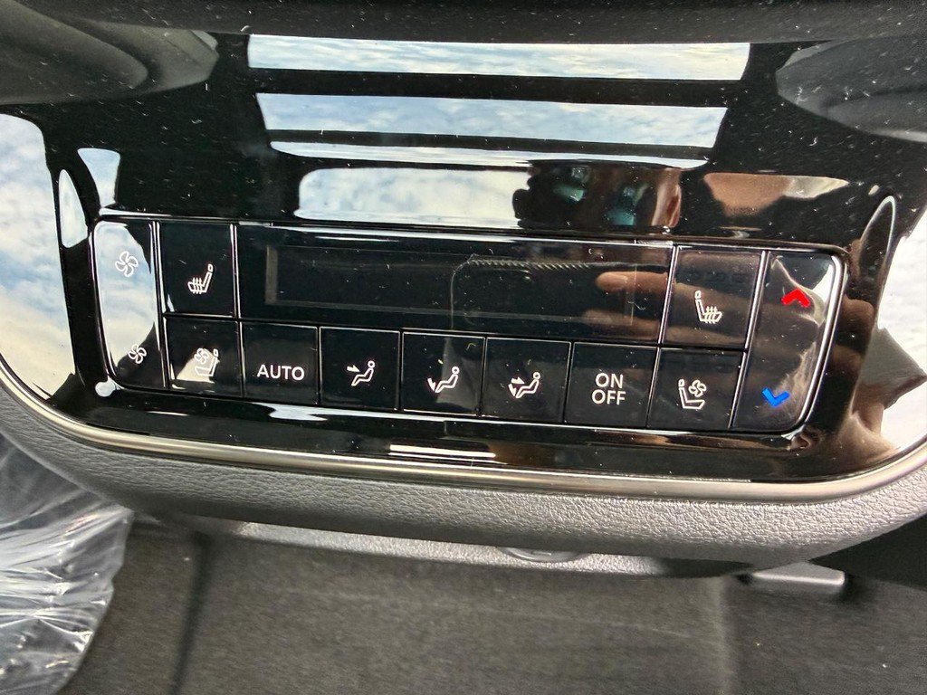 New 2027 INFINITI QX80 Sensory AWD/4WD image 7