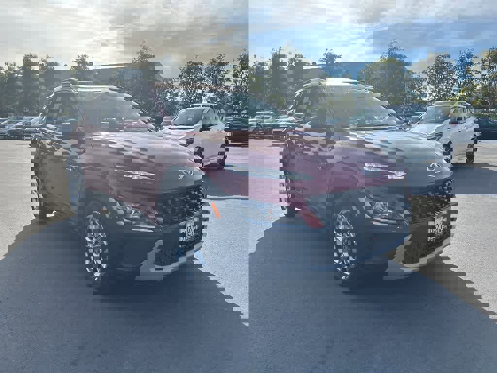 Used 2023 Hyundai Kona SEL image 2