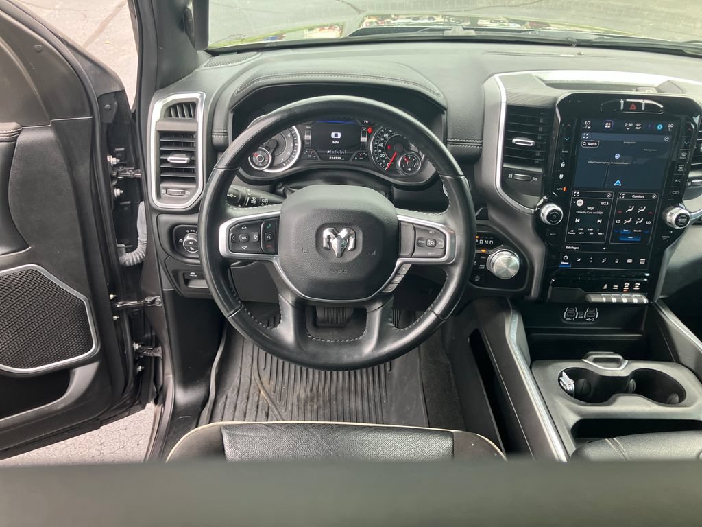Used 2023 RAM 1500 Laramie AWD/4WD image 14
