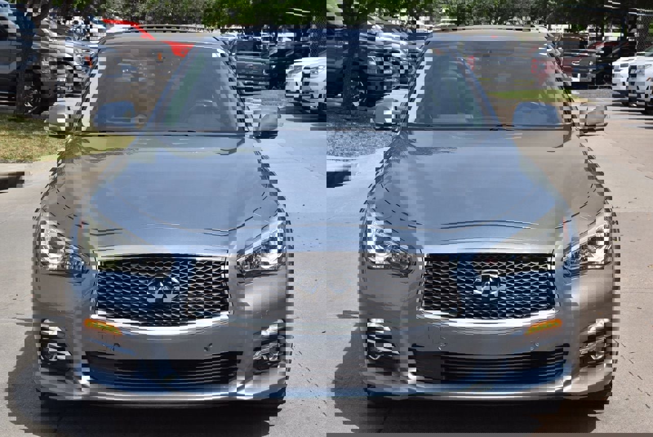 Used 2016 INFINITI Q50 3.0t Premium w/ Driver Assistance Package image 3