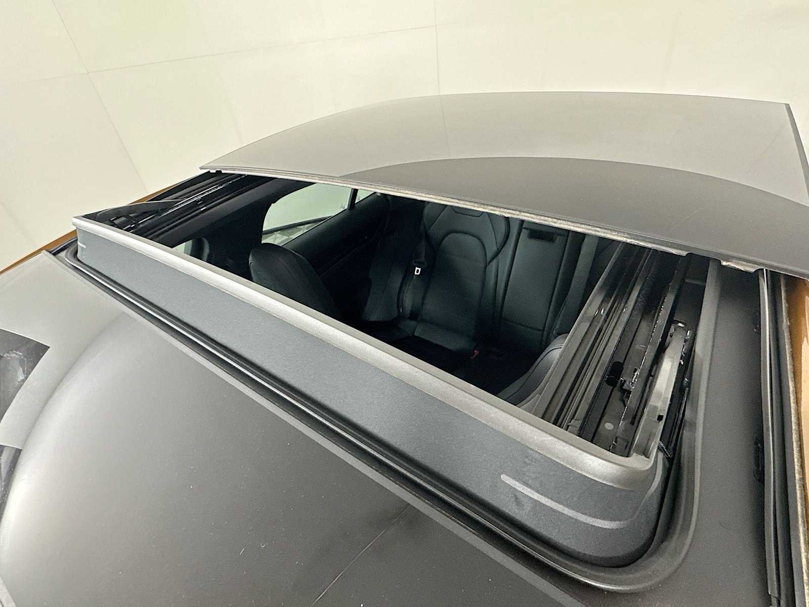 New 2025 Porsche Panamera 4 image 22