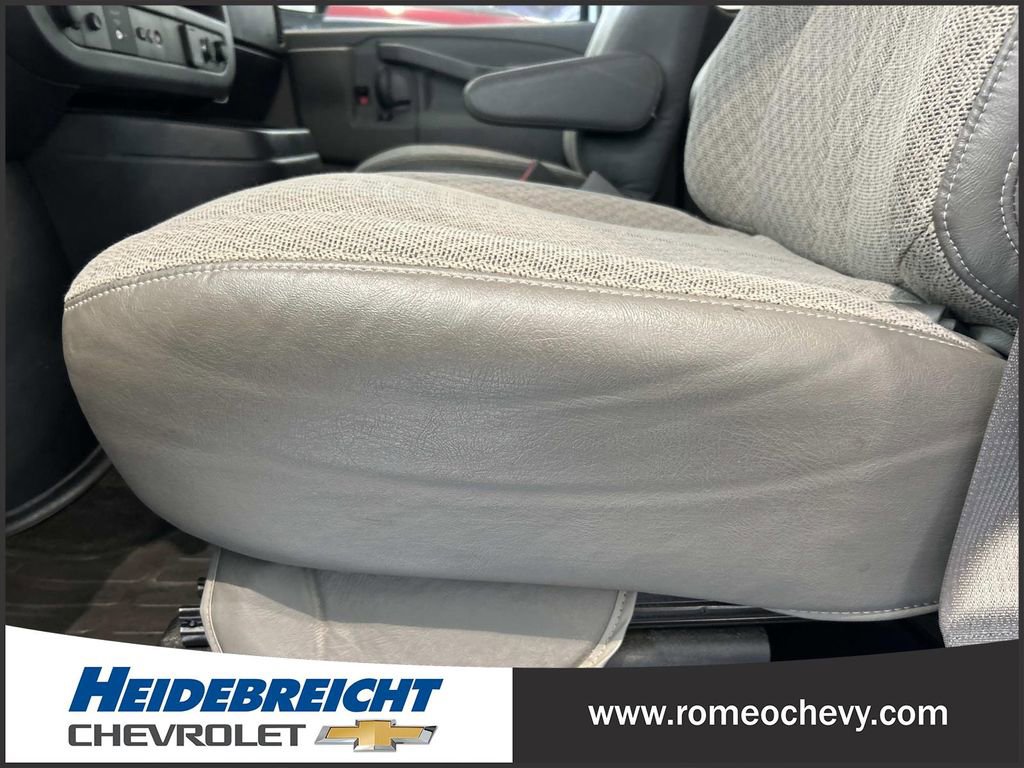 Used 2017 Chevrolet Express 2500 LT w/ LT Preferred Equipment Group RWD image 13