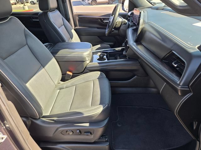 Used 2025 Chevrolet Suburban Premier AWD/4WD image 15