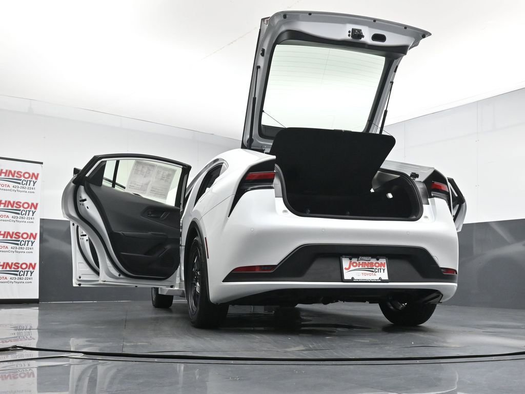Used 2024 Toyota Prius LE FWD image 42