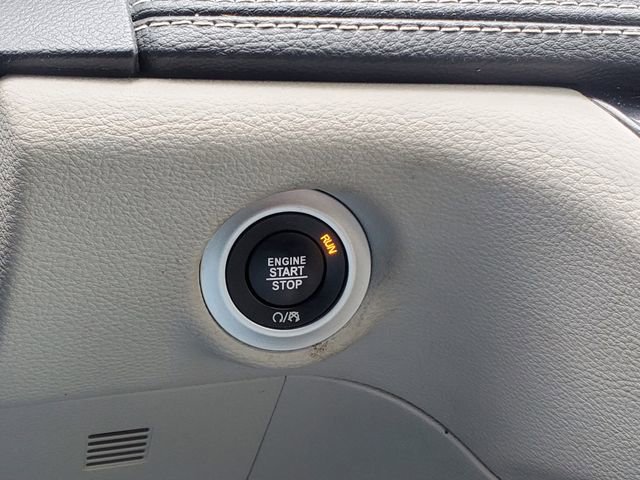 Used 2021 Chrysler Pacifica Limited image 25