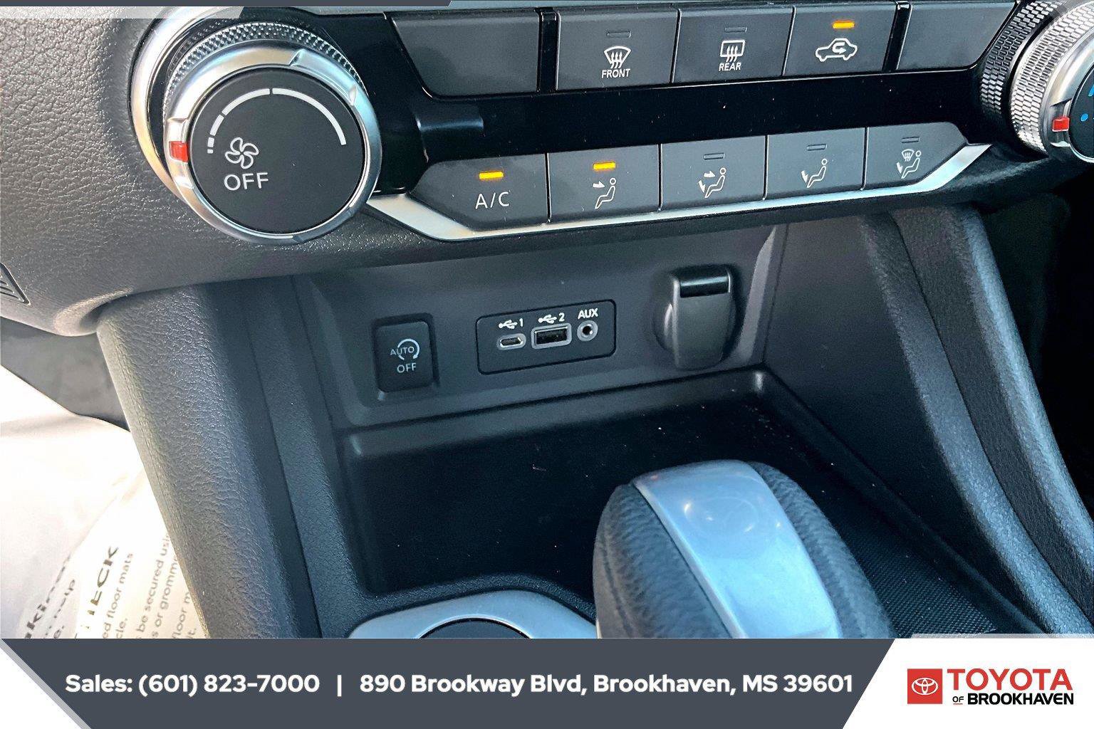 Used 2025 Nissan Sentra SV FWD image 23