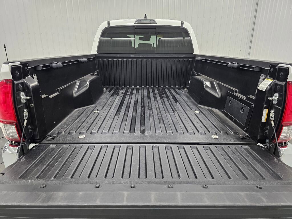 Used 2021 Toyota Tacoma SR5 image 15