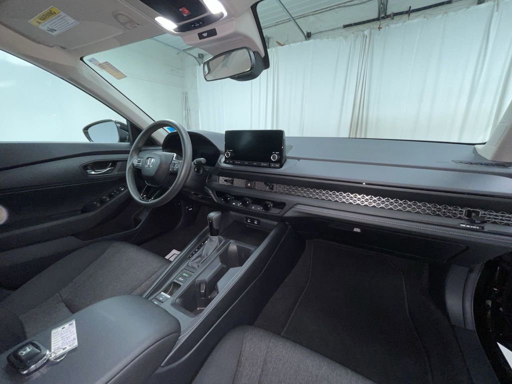 Used 2025 Honda Accord LX image 11