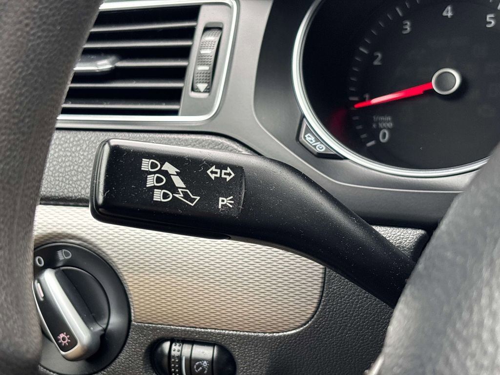 Used 2017 Volkswagen Jetta S w/ Jetta S Cold Weather Package image 25