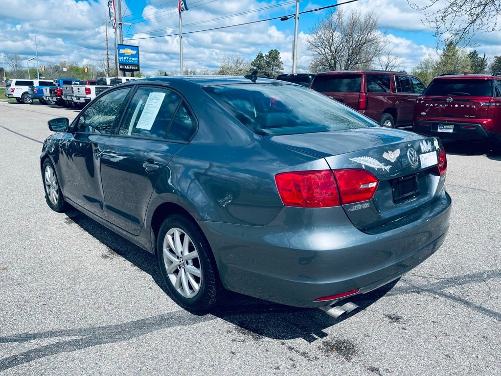 Used 2012 Volkswagen Jetta SE FWD image 3