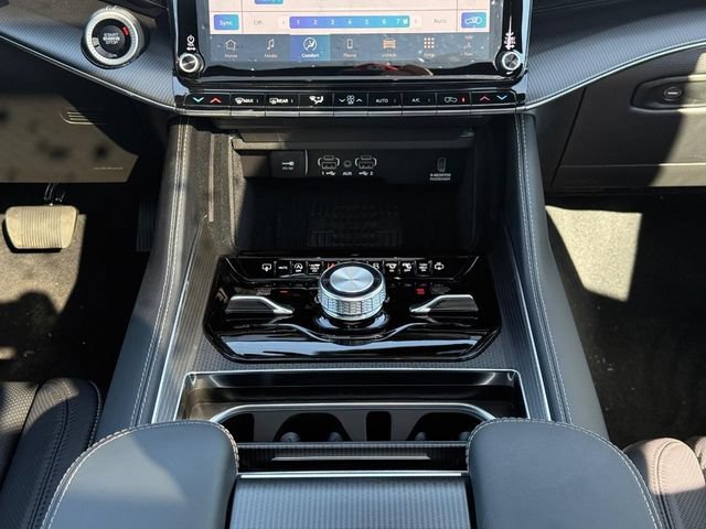 New 2026 Jeep Grand Wagoneer Summit w/ Premium Group III AWD/4WD image 18