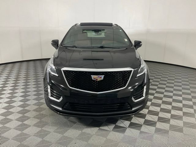 Used 2023 Cadillac XT5 Sportv w/ Technology Package AWD/4WD image 2
