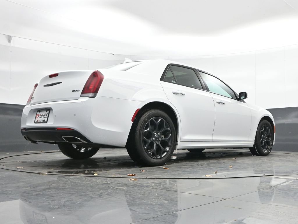 Used 2023 Chrysler 300 Touring L w/ Popular Equipment Group image 46