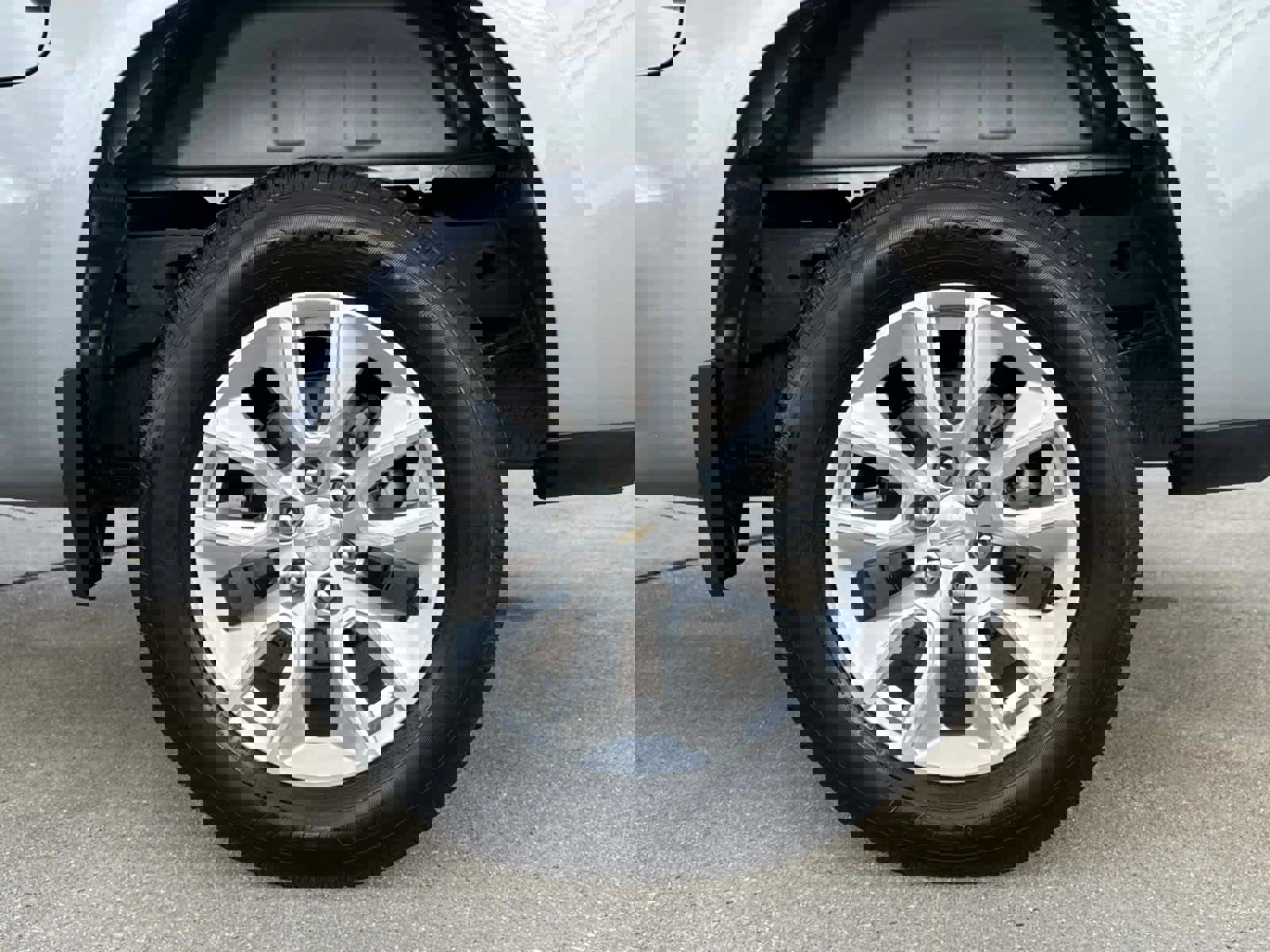 Used 2024 Chevrolet Silverado 1500 Custom image 7