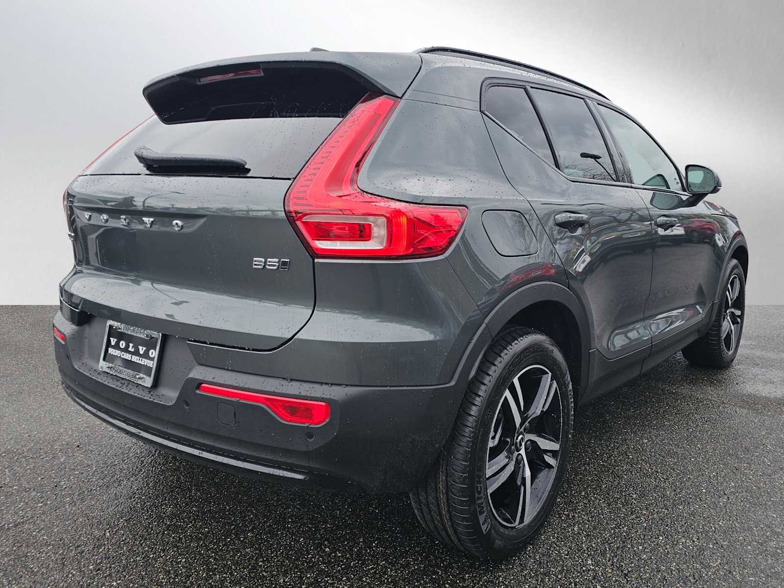 New 2026 Volvo XC40 B5 Core w/ Climate Package image 3