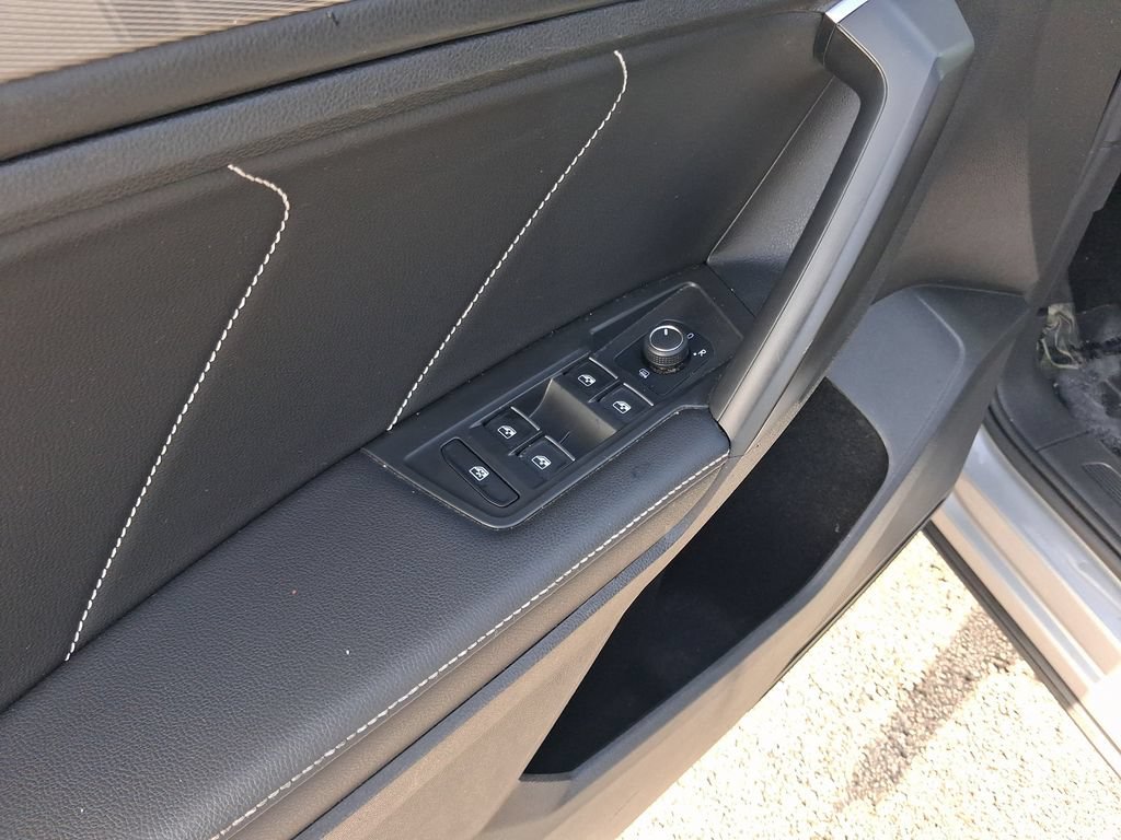 Used 2022 Volkswagen Tiguan SE FWD image 16