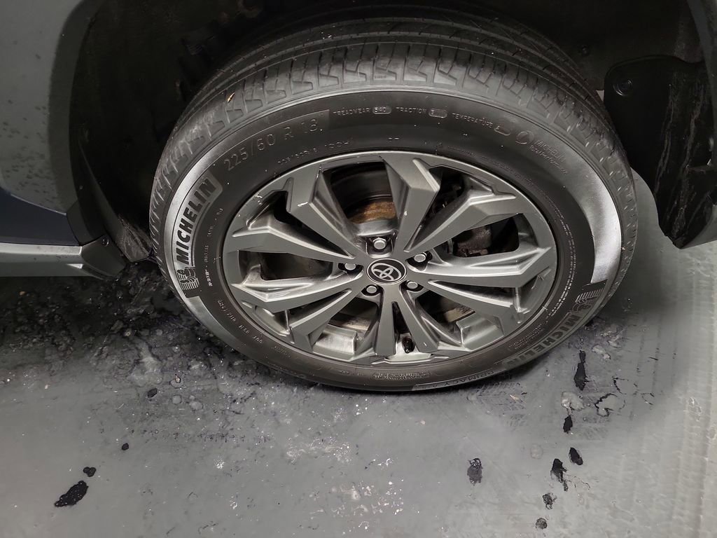 Used 2022 Toyota RAV4 Limited AWD/4WD image 10