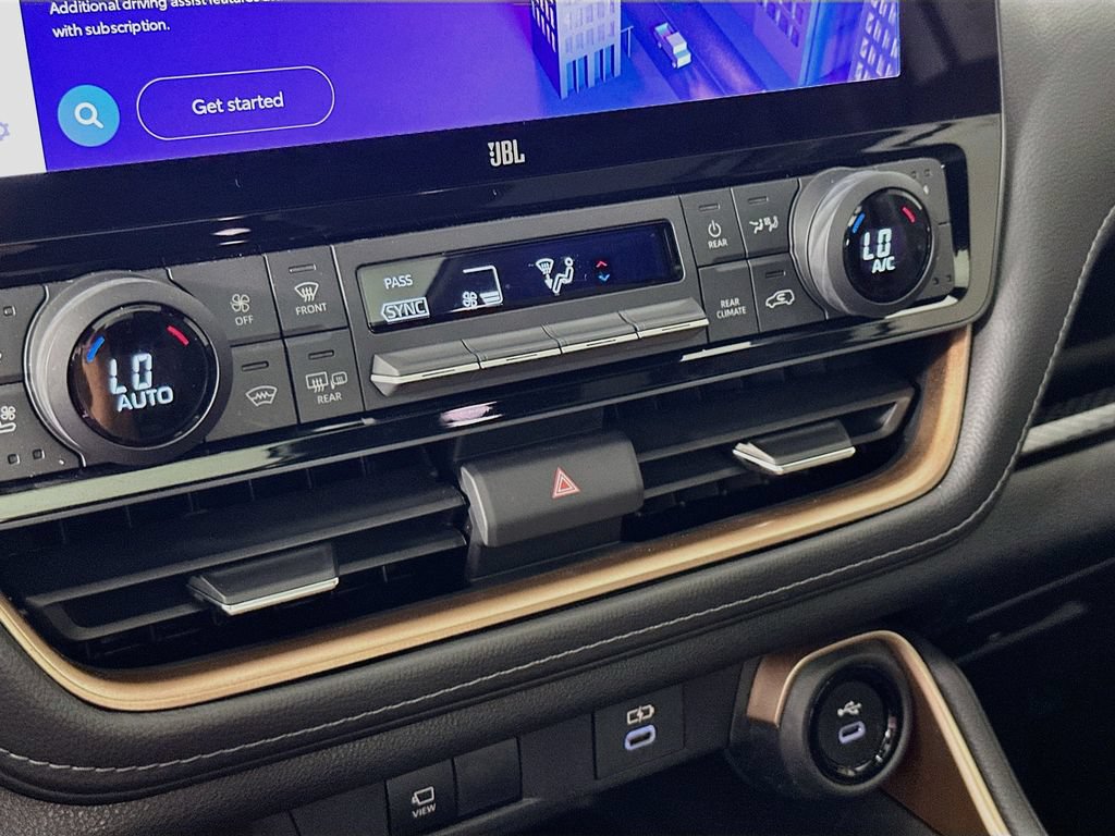 Used 2024 Toyota Grand Highlander AWD Hybrid image 17