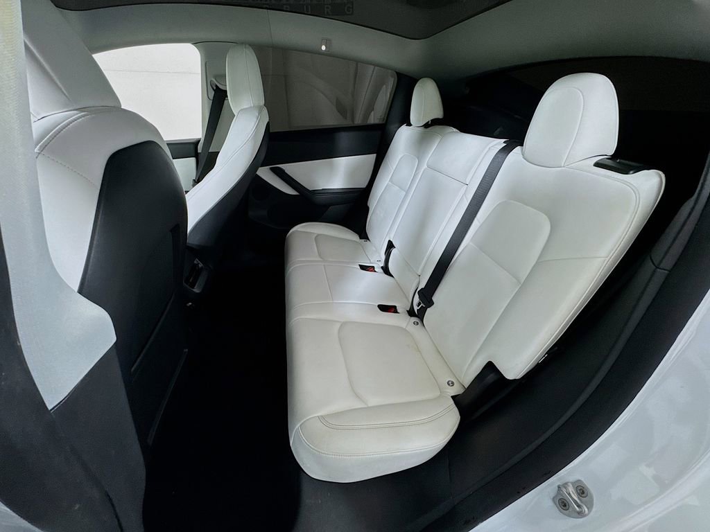Used 2022 Tesla Model Y Performance image 25