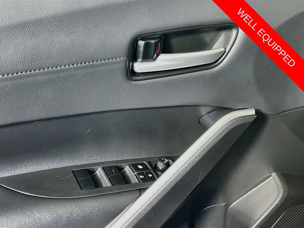 Used 2023 Toyota Corolla Cross XLE w/ Convenience Package FWD image 17