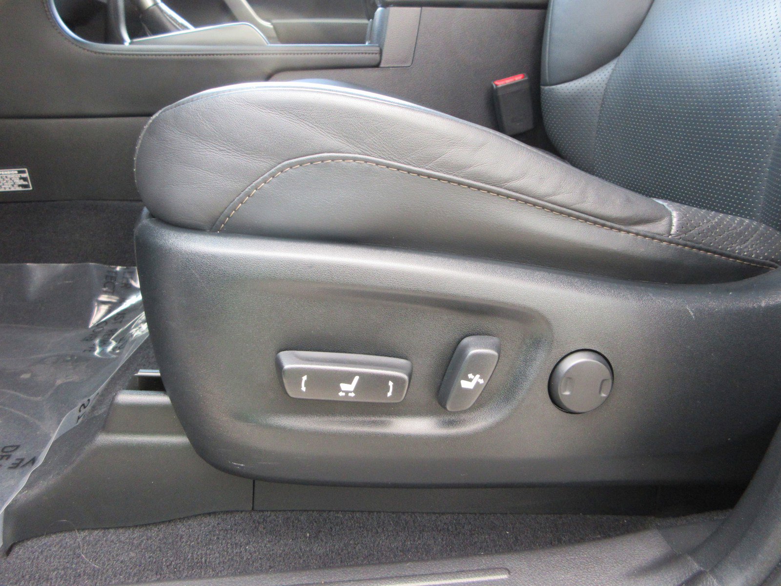 Used 2023 Lexus GX 460 Luxury w/ Sport Design Package AWD/4WD image 34