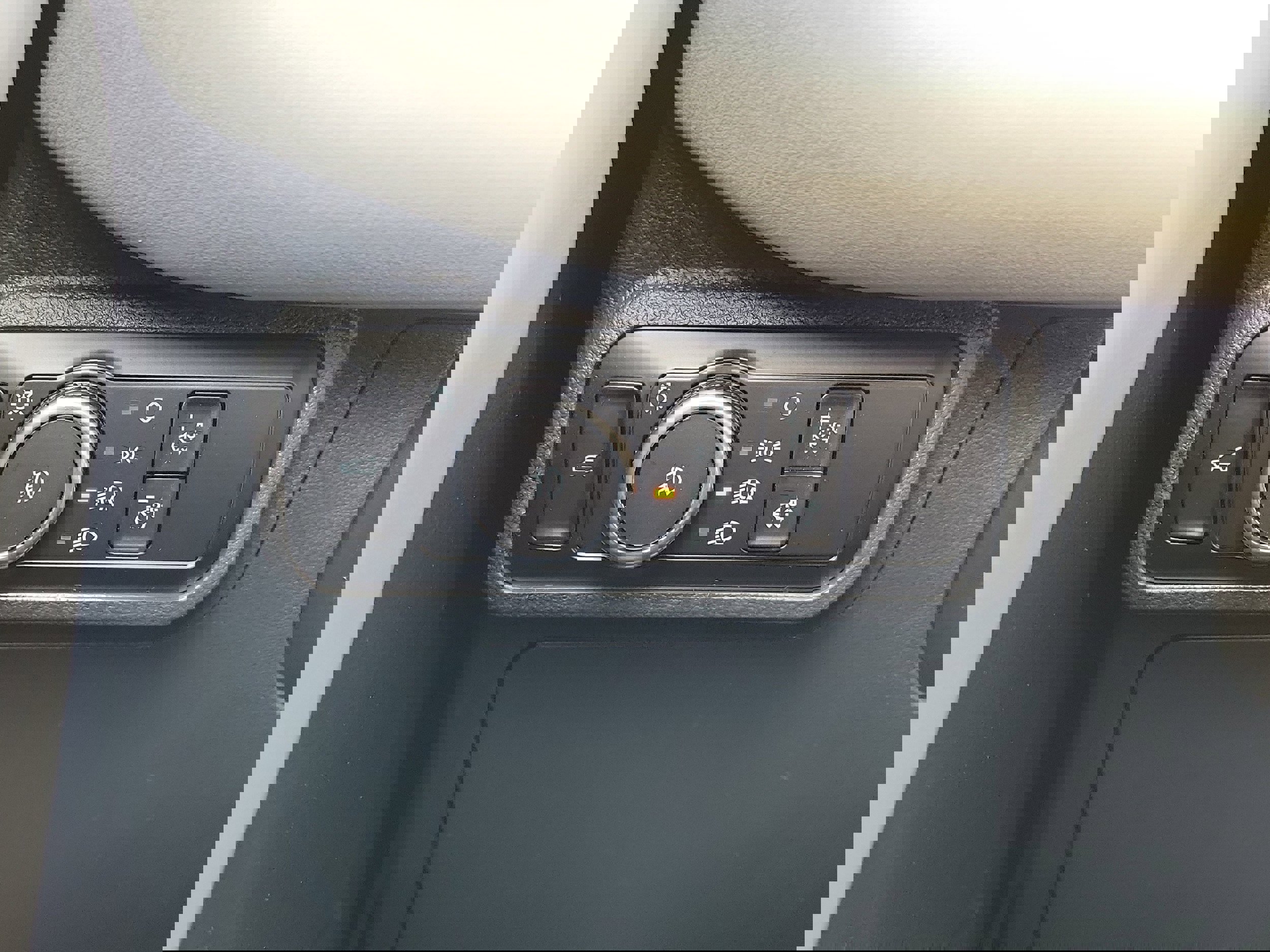 New 2026 Ford Explorer Active w/ Active Comfort Package image 12