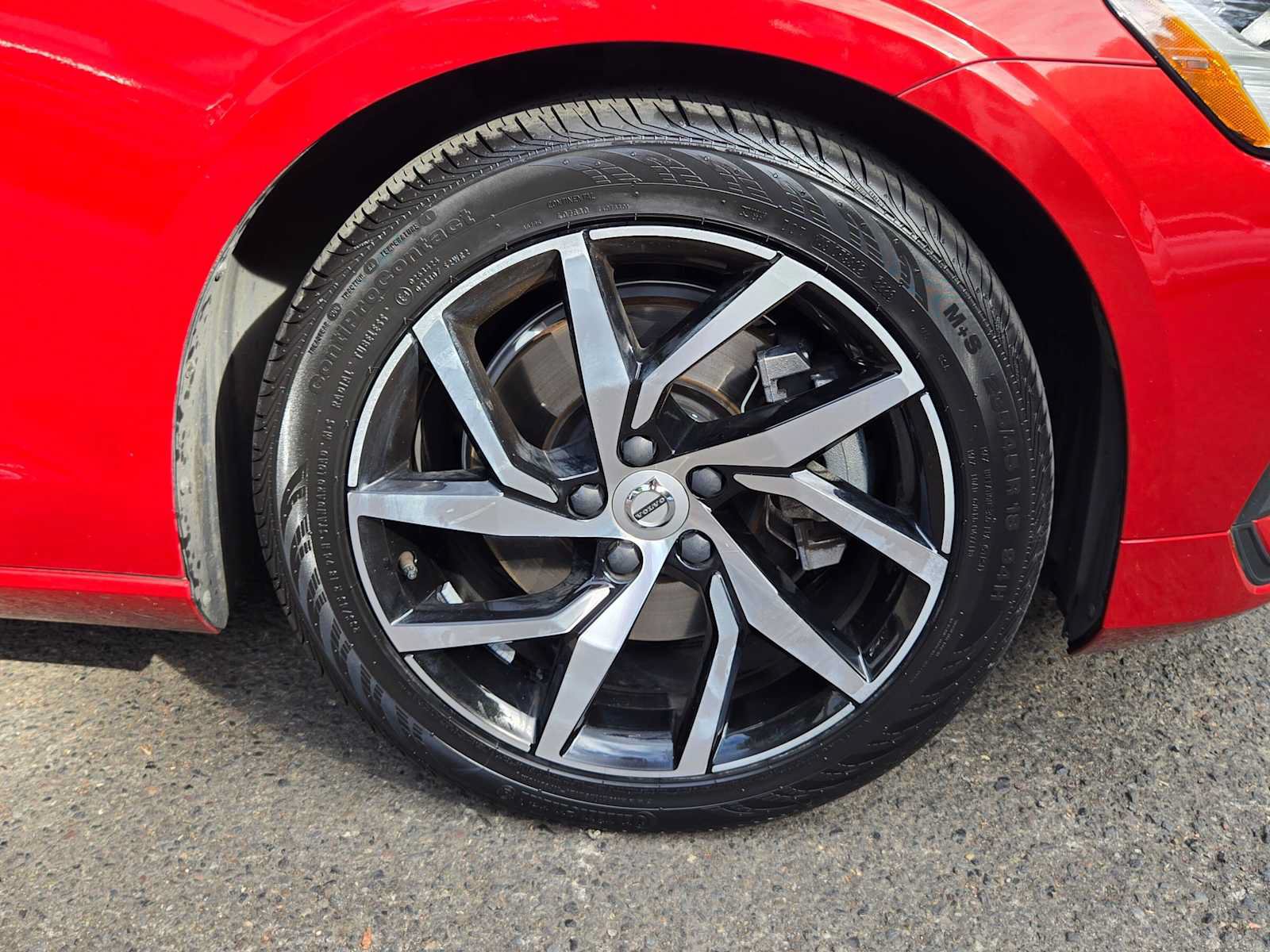 Used 2020 Volvo S60 T5 Momentum w/ Premium Package FWD image 9