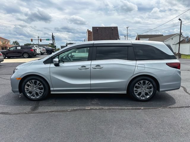 Used 2025 Honda Odyssey Touring image 4