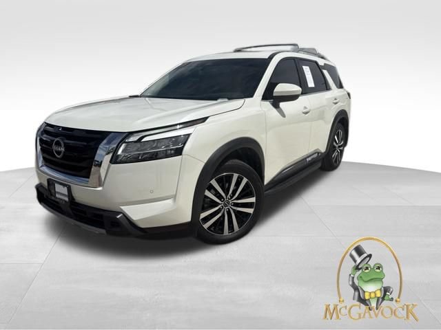 Used 2023 Nissan Pathfinder Platinum FWD image 1