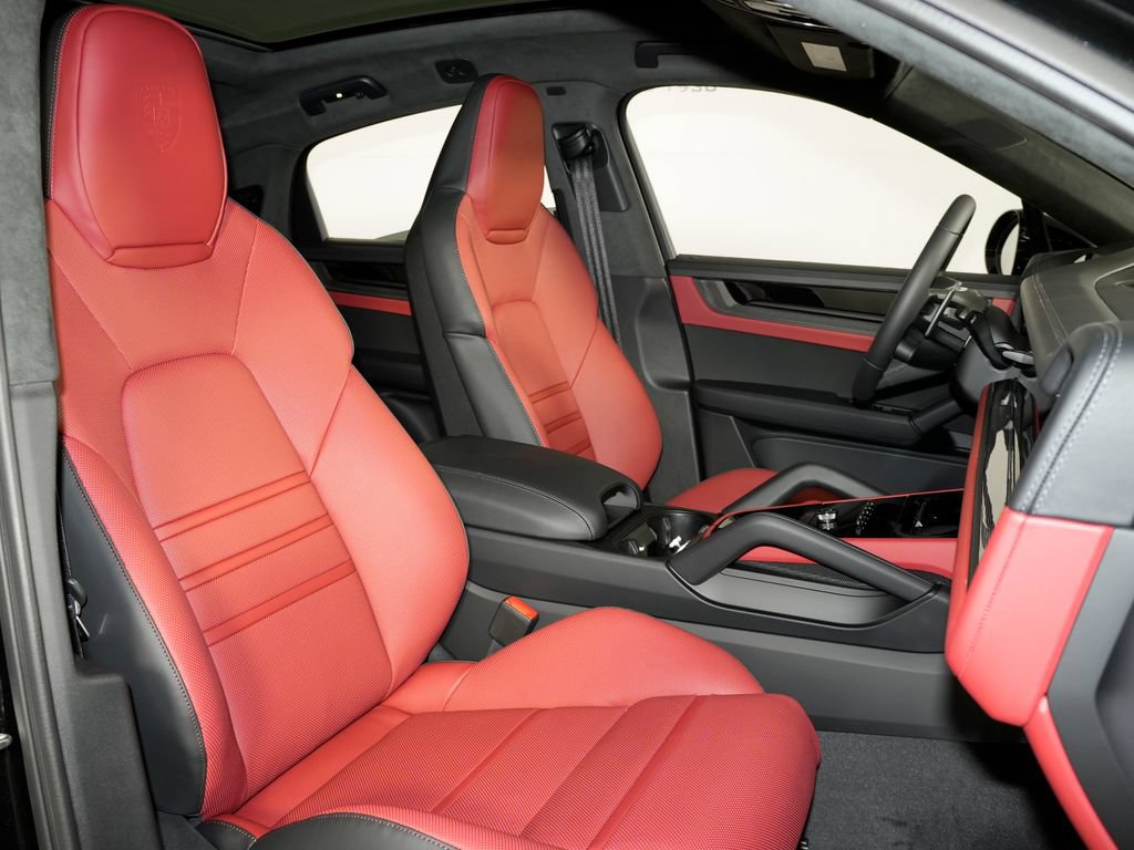 Used 2026 Porsche Cayenne GTS AWD/4WD image 42
