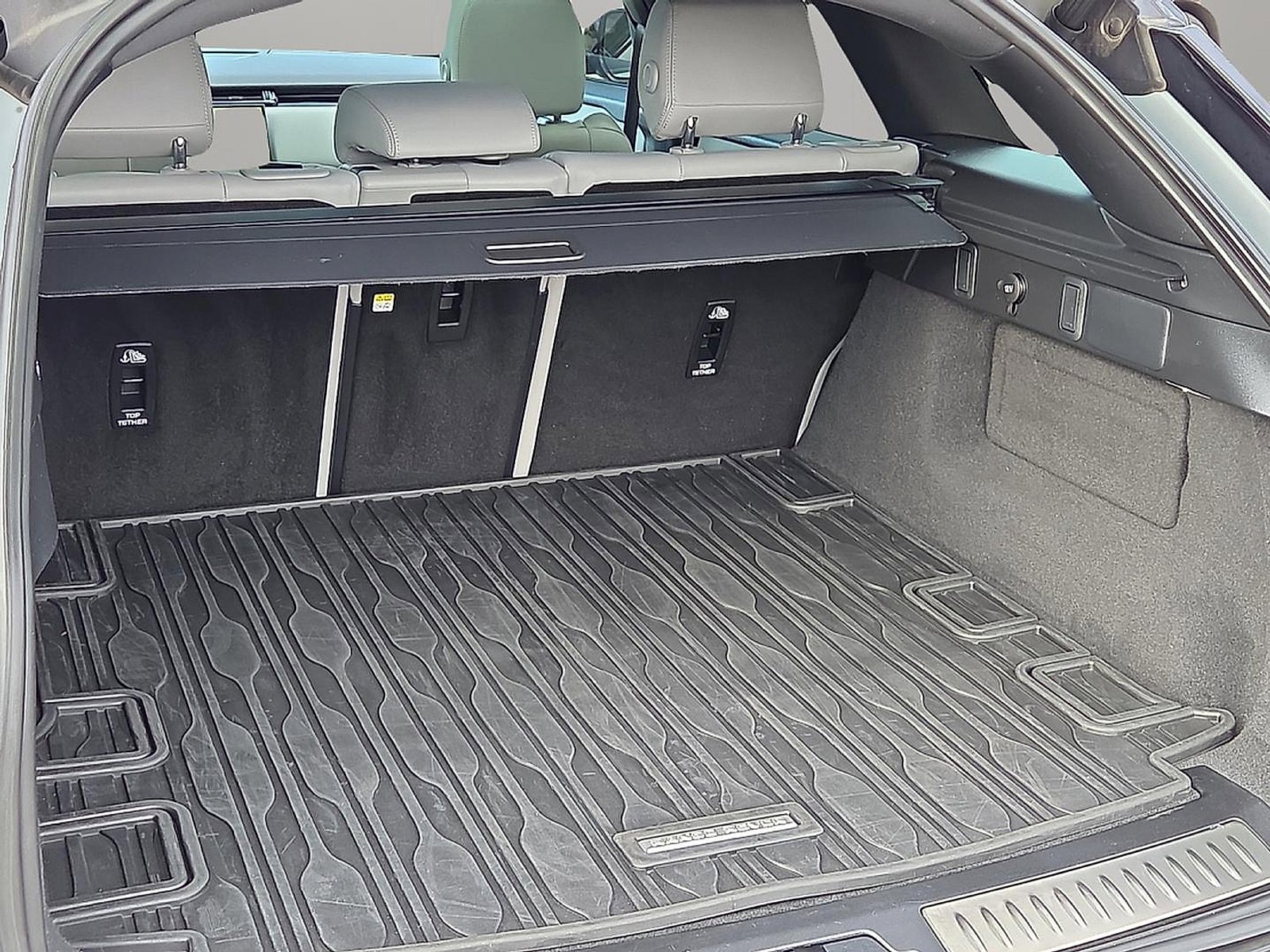 Used 2024 Land Rover Range Rover Velar Dynamic SE image 8