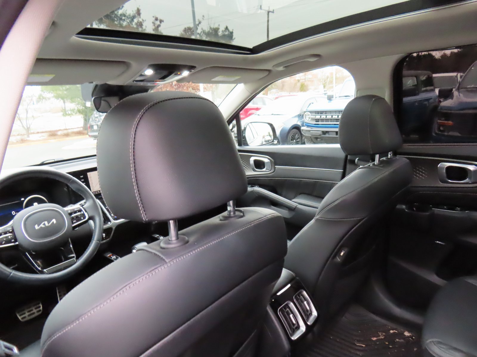 Used 2023 Kia Sorento SX image 29