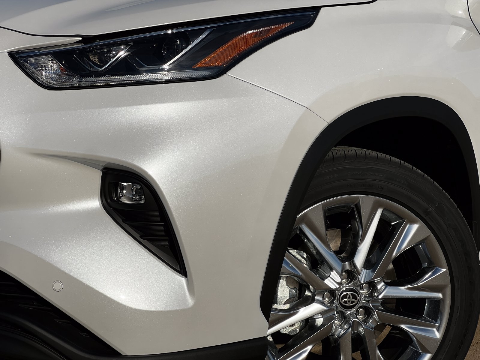 New 2026 Toyota Highlander Limited AWD/4WD image 10