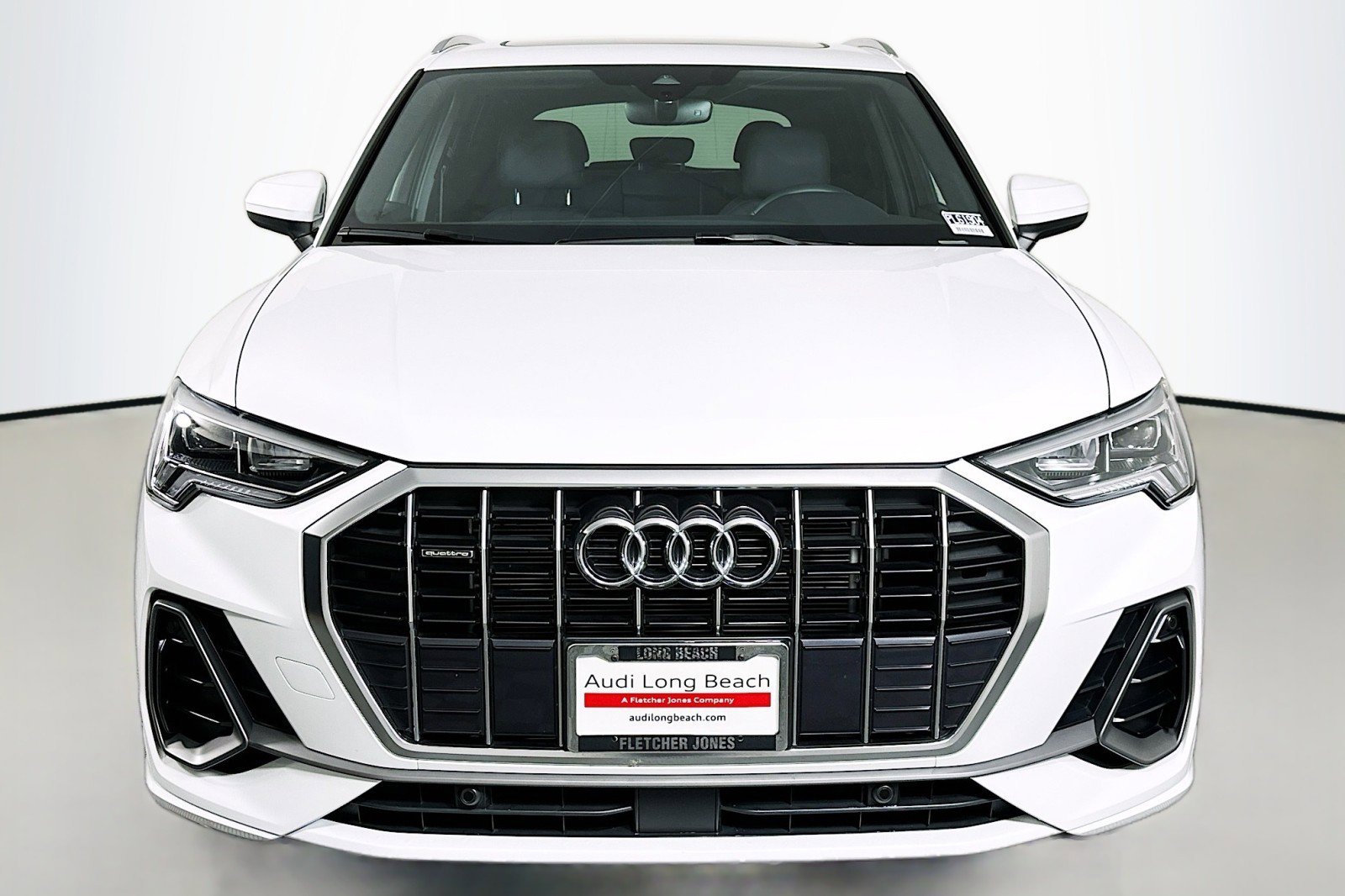 Used 2025 Audi Q3 2.0T Premium w/ Convenience Package image 2