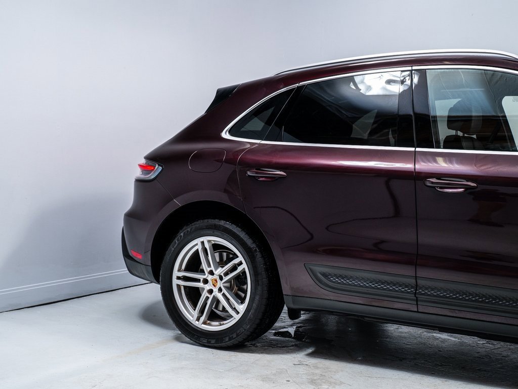 Used 2025 Porsche Macan image 11