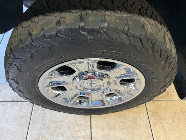 Used 2015 GMC Sierra 1500 SLT w/ All-Terrain Package AWD/4WD image 21