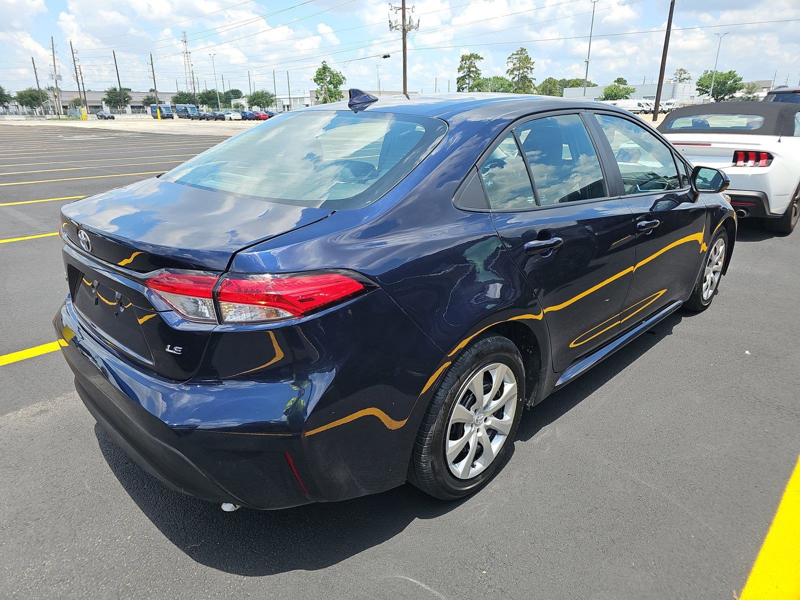 Used 2023 Toyota Corolla LE FWD image 6
