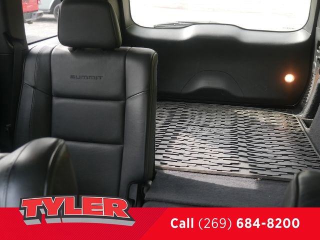 Used 2017 Jeep Grand Cherokee Summit w/ Platinum Series Group AWD/4WD image 39