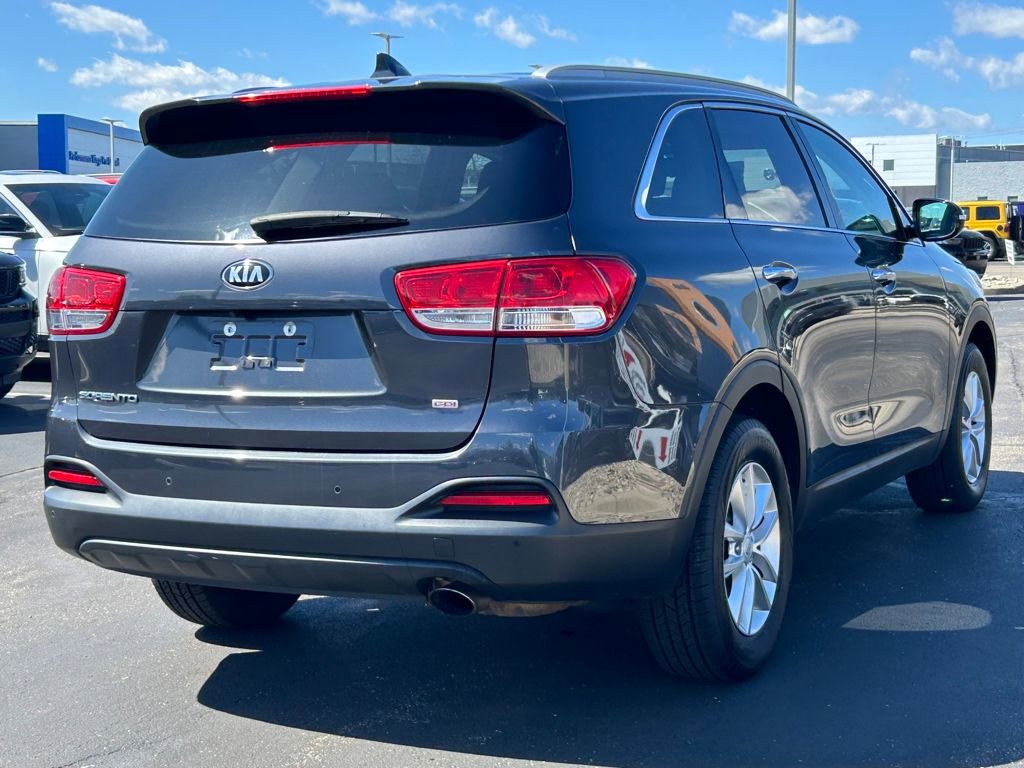 Used 2017 Kia Sorento LX w/ LX Convenience Package image 7