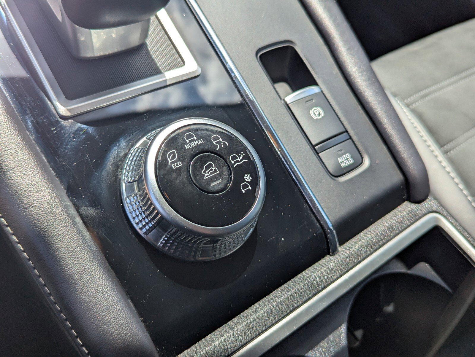 Used 2023 Mitsubishi Outlander SE FWD image 32