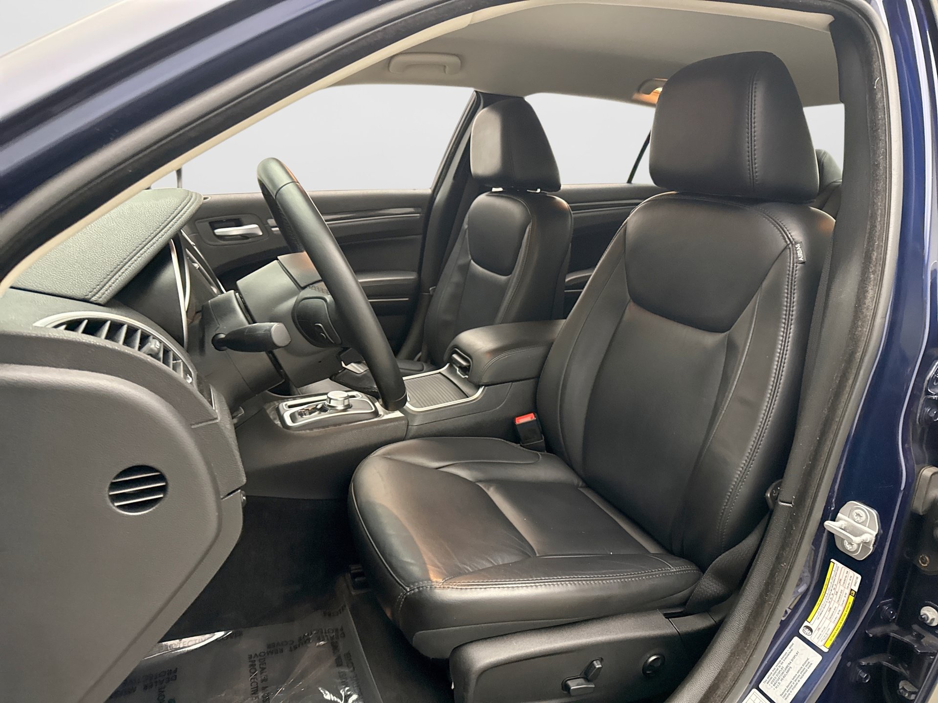 Used 2017 Chrysler 300 Limited AWD/4WD image 11