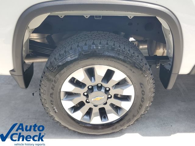 Used 2025 Chevrolet Silverado 2500 Custom w/ Custom Value Package AWD/4WD image 8
