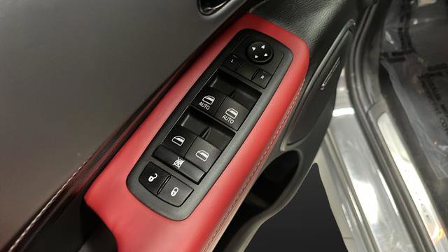 Used 2022 Dodge Durango R/T w/ Tow 'N Go Package AWD/4WD image 21