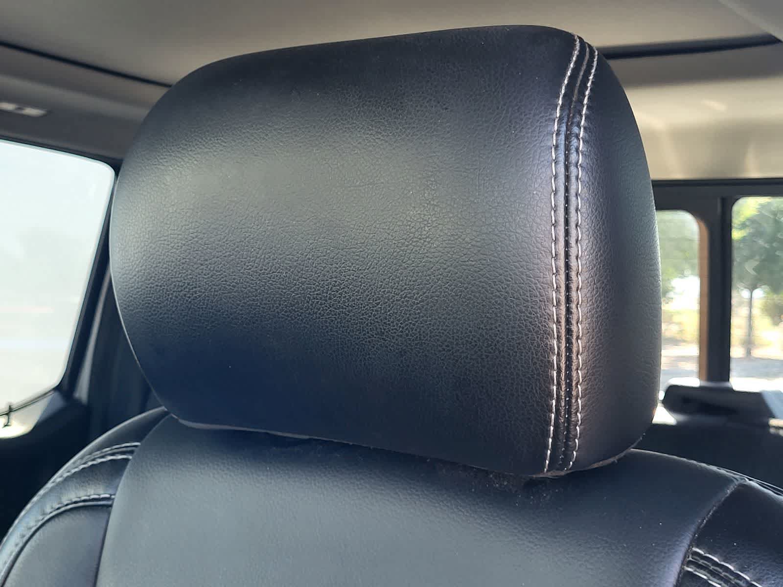 Used 2019 Ford F150 Lariat w/ Equipment Group 502A Luxury AWD/4WD image 14